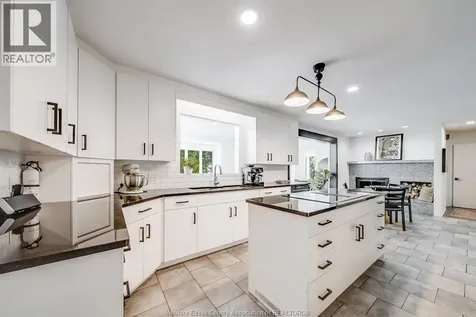 3073 Centennial Kingsville ON N8H 4G6