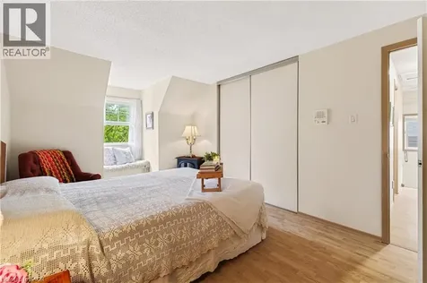 273 Newport Place Waterloo ON N2T 2B5