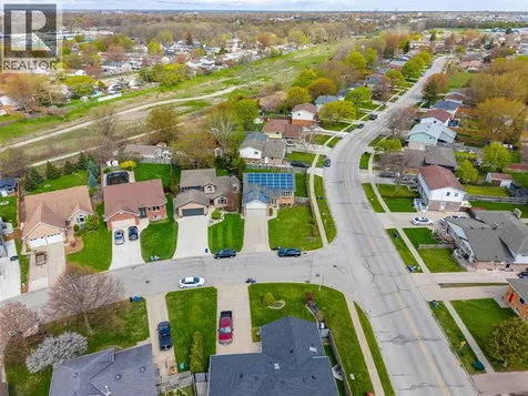 10 D'andrea Trail Sarnia ON N7S 6H2