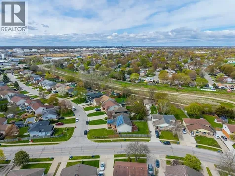 10 D'andrea Trail Sarnia ON N7S 6H2