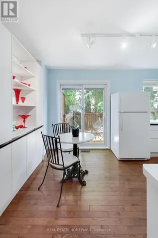 138 Lee Avenue Toronto (the Beaches) ON M4E 2P3