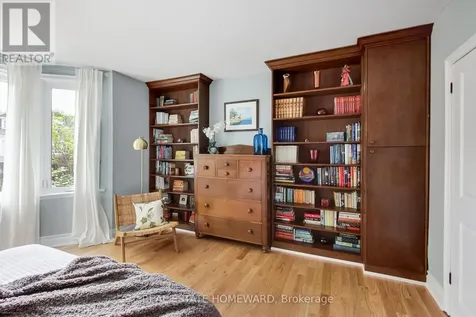 138 Lee Avenue Toronto (the Beaches) ON M4E 2P3