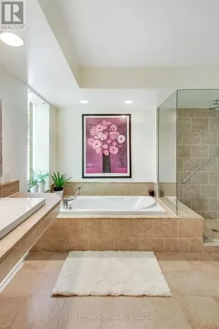 138 Lee Avenue Toronto (the Beaches) ON M4E 2P3