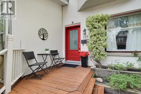 138 Lee Avenue Toronto (the Beaches) ON M4E 2P3