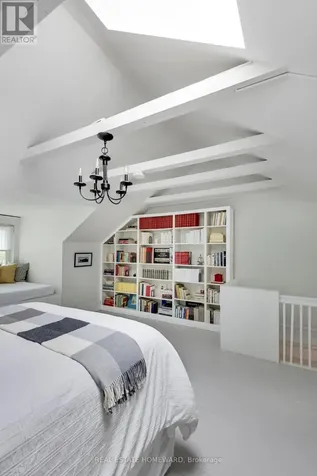 138 Lee Avenue Toronto (the Beaches) ON M4E 2P3