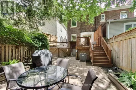 138 Lee Avenue Toronto (the Beaches) ON M4E 2P3