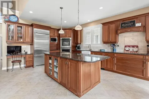 6 Blackshire Circle Ottawa ON K2J 5L8