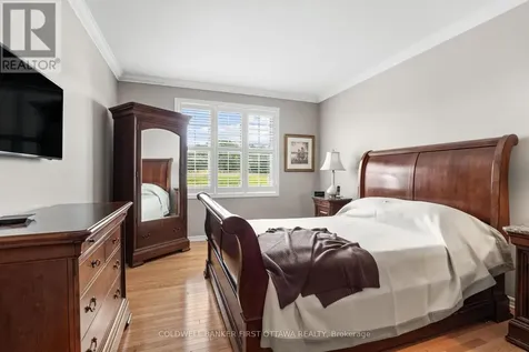 6 Blackshire Circle Ottawa ON K2J 5L8