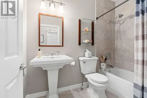 6 Blackshire Circle Ottawa ON K2J 5L8