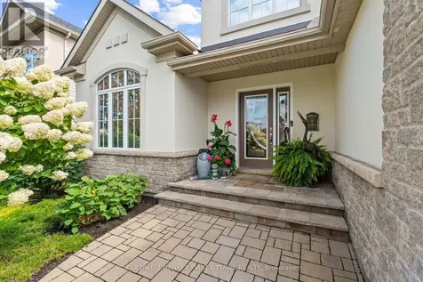 6 Blackshire Circle Ottawa ON K2J 5L8