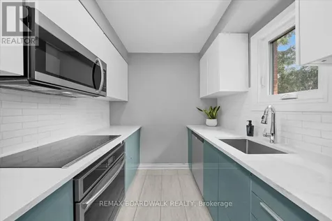 222 Russell Avenue Ottawa ON K1N 7X5