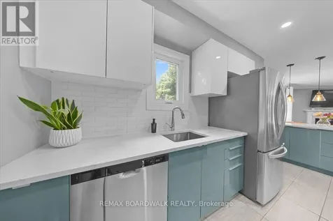 222 Russell Avenue Ottawa ON K1N 7X5