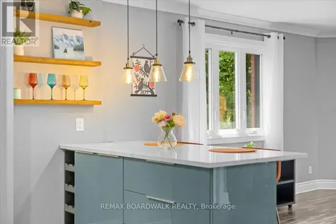 222 Russell Avenue Ottawa ON K1N 7X5