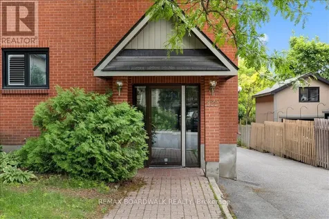 222 Russell Avenue Ottawa ON K1N 7X5