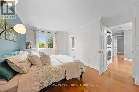 222 Russell Avenue Ottawa ON K1N 7X5