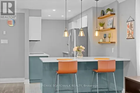 222 Russell Avenue Ottawa ON K1N 7X5