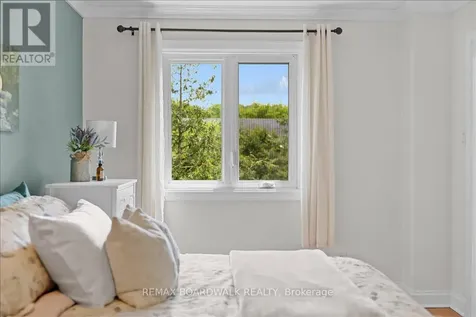 222 Russell Avenue Ottawa ON K1N 7X5