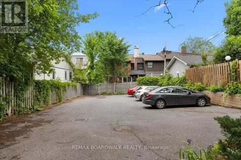 222 Russell Avenue Ottawa ON K1N 7X5