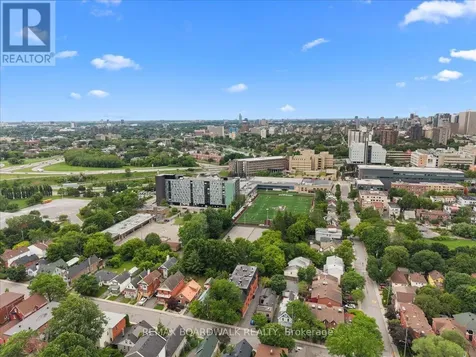 222 Russell Avenue Ottawa ON K1N 7X5