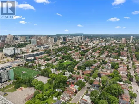 222 Russell Avenue Ottawa ON K1N 7X5