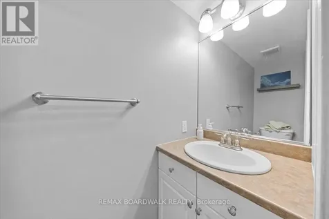 222 Russell Avenue Ottawa ON K1N 7X5