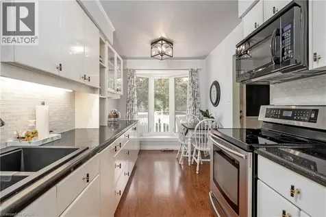 2407 Hemlock Court Burlington ON L7M 1X7