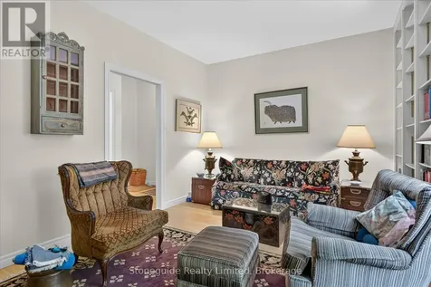 761 Cedarhurst Drive Selwyn ON K9J 0C5