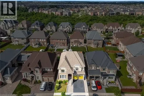 35 Gordon Randle Drive Brampton ON L6P 4G8