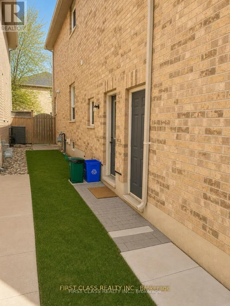 2201 Stratus Drive Oakville (wm Westmount) ON L6M 4W5