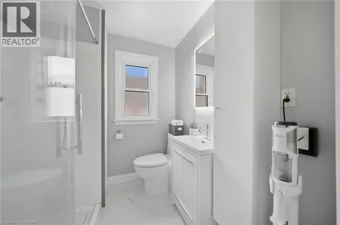280 East 11th Street Hamilton ON L9A 3T7