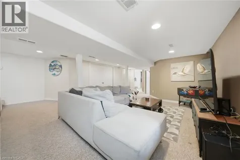 280 East 11th Street Hamilton ON L9A 3T7