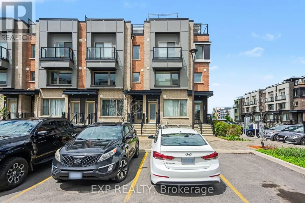 629 Makwa Private Ottawa ON K1K 5A4