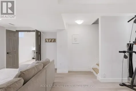 2277 Blue Oak Circle Oakville (wm Westmount) ON L6M 5J4