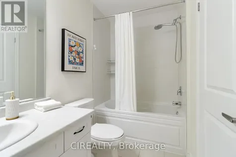 3349 Thunderbird Promenade Pickering ON L1X 0N1