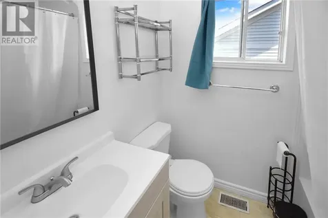 103 Lady Ashley Court Sudbury ON P3E 5Z8