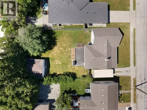 208 Patteson Avenue Chatham ON N7M 1V1