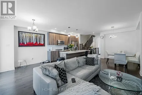 328 Ibanez Walk Ottawa ON K1T 0V8