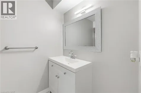 42 Terrace Avenue Welland ON L3C 2C4