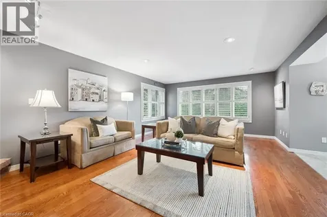 18 Dunnington Court Kitchener ON N2A 3M5