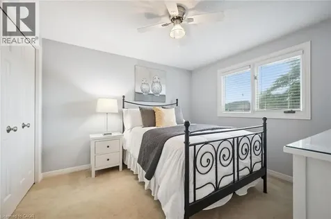 18 Dunnington Court Kitchener ON N2A 3M5