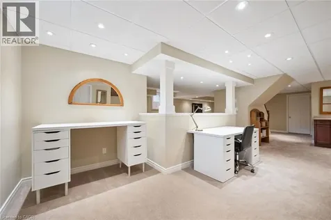 18 Dunnington Court Kitchener ON N2A 3M5