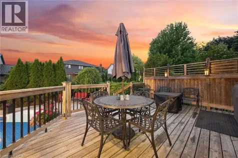 18 Dunnington Court Kitchener ON N2A 3M5