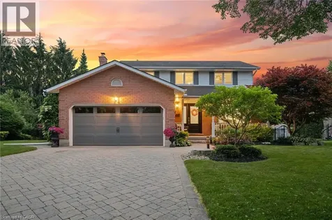 18 Dunnington Court Kitchener ON N2A 3M5