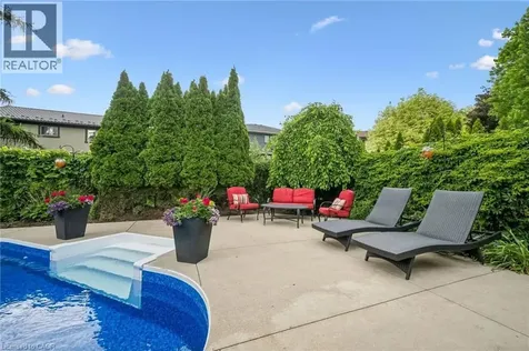 18 Dunnington Court Kitchener ON N2A 3M5