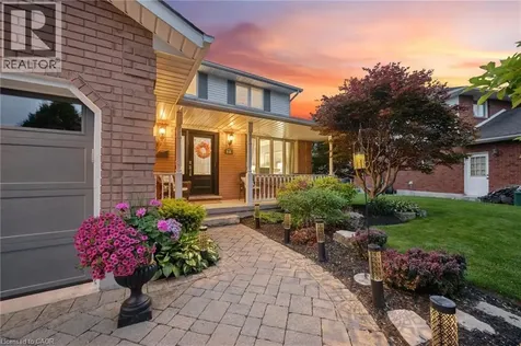 18 Dunnington Court Kitchener ON N2A 3M5