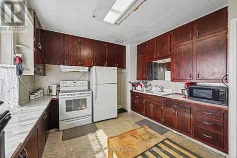 2 Mohns Avenue Petawawa ON K8H 2G4