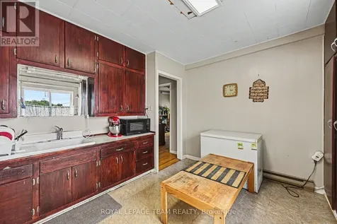 2 Mohns Avenue Petawawa ON K8H 2G4