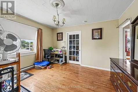 2 Mohns Avenue Petawawa ON K8H 2G4