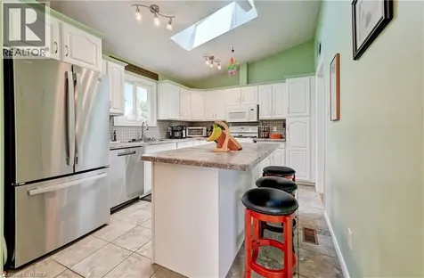 180 Balmoral Drive Brantford ON N3R 7N5