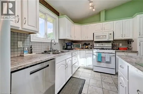 180 Balmoral Drive Brantford ON N3R 7N5